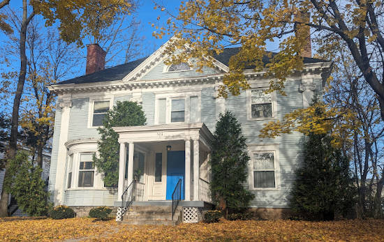 Iles manor - 526 Oak Street