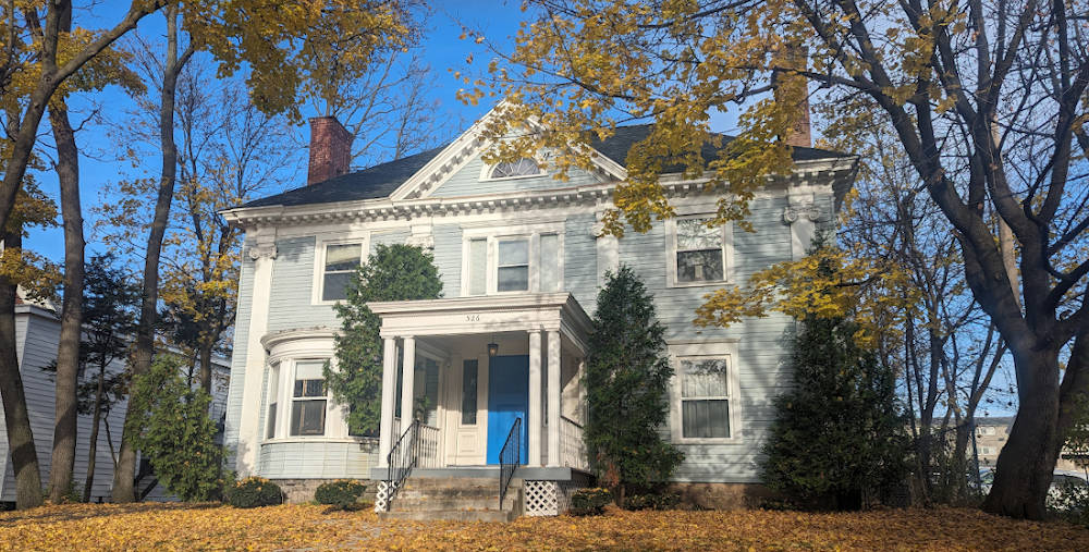 Iles Manor - 526 Oak Street, Syracuse, NY 13202