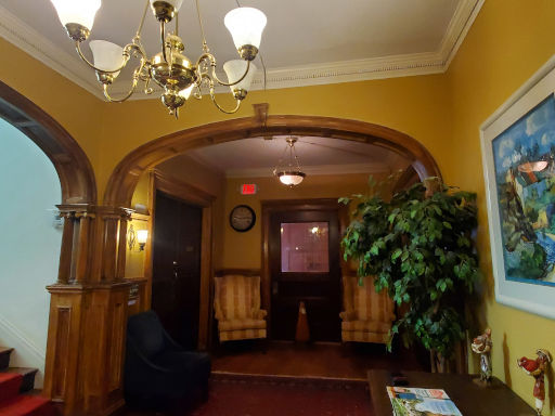 Sedgwick Suites - Foyer